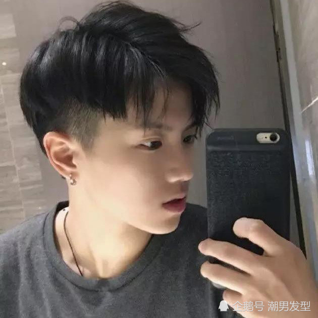 2020年流行的4款男生发型盘点,别总是说"剪短点"了!