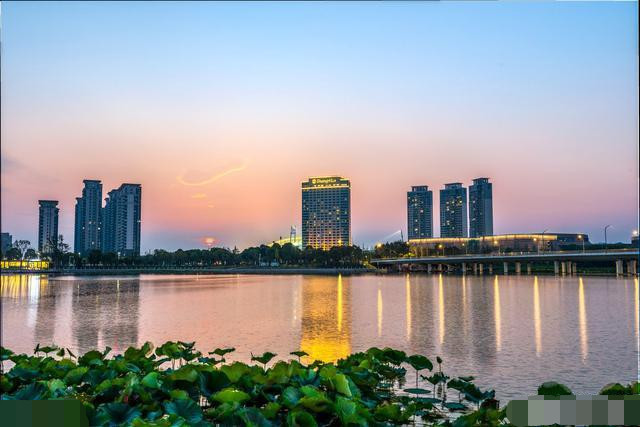 扬州经济总量是多少_扬州个园有多少导游(2)