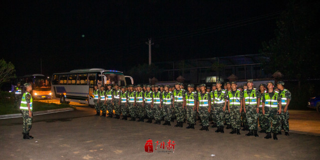 驰援阳新抗洪救灾的武警官兵已到达军垦农场