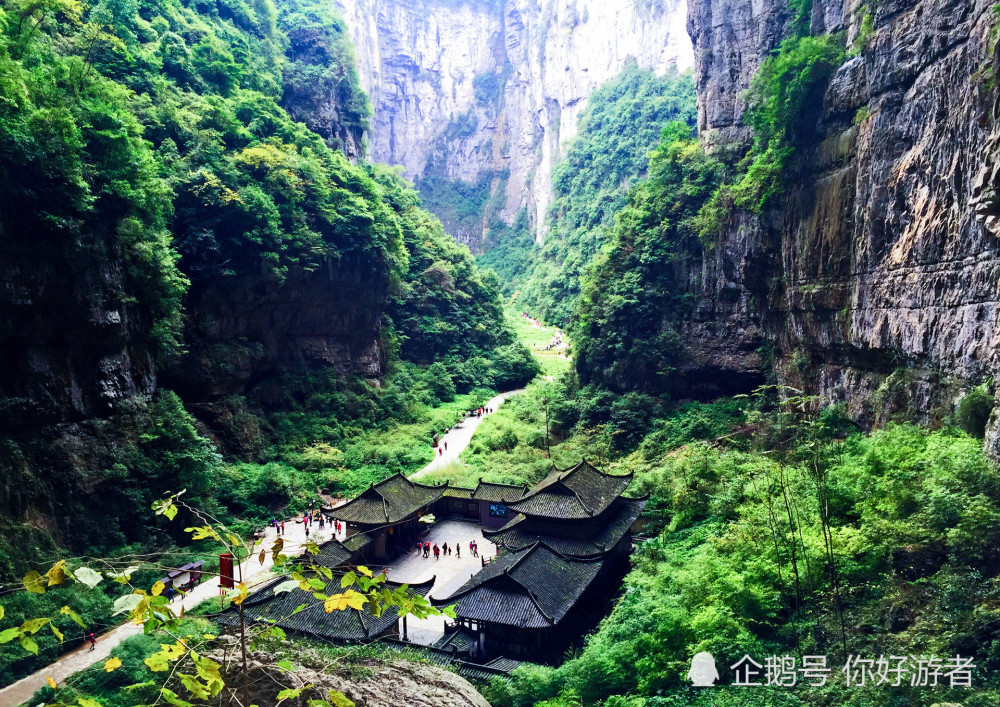 二,重庆周边游 周边著名景点就是 武隆仙女山 天坑地缝,万盛奥陶纪