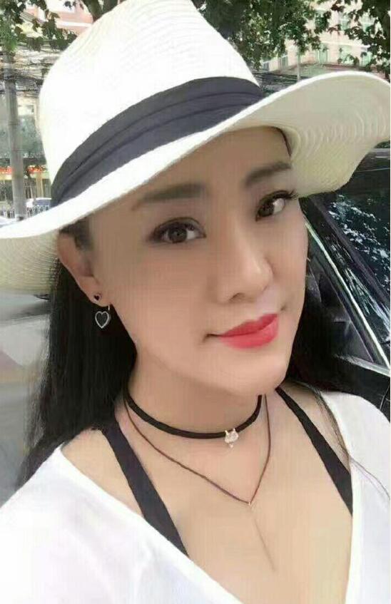 美女书法家闫雅琴书法欣赏,楷书典雅秀丽,网友:字和人一样漂亮