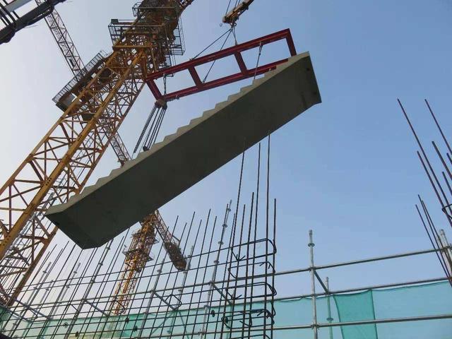 国内首台“住宅造楼机”落户重庆，这样建造的房子，你敢住吗？