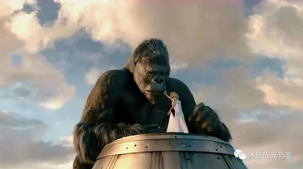 惊悚与震撼共存的美国电影《金刚》:大猩猩与女主的感情是爱情吗