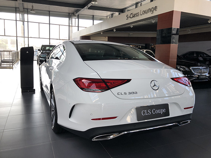 抢先看2020款奔驰cls300值不值 感觉比奥迪a7更拉风