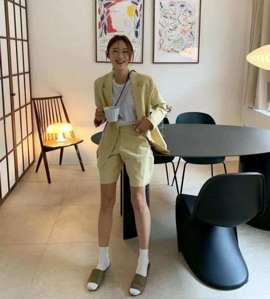 微胖的女生挑裤子很难吗？今夏爆款的爸爸裤巨显瘦，买它