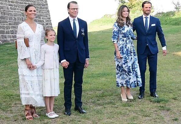 瑞士王储43岁生日,女王与王妃同场争艳,一个小清新一个很时尚