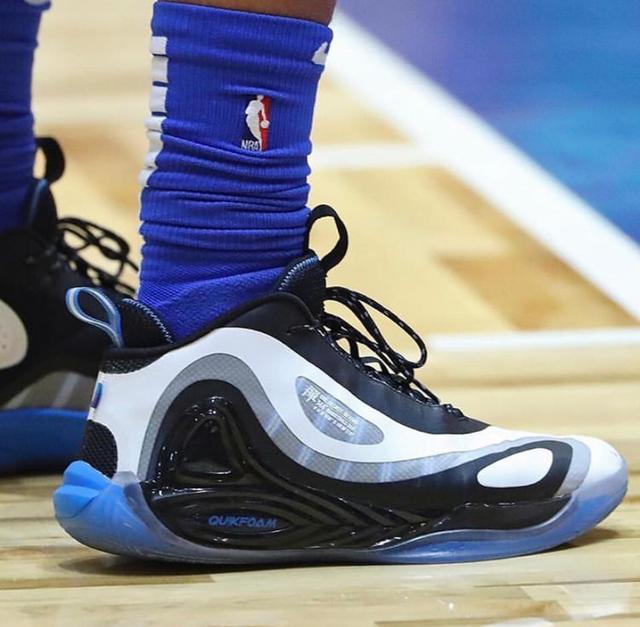 nba球员上脚:锡安个人配色aj34,戈登穿361度球鞋!_腾讯新闻