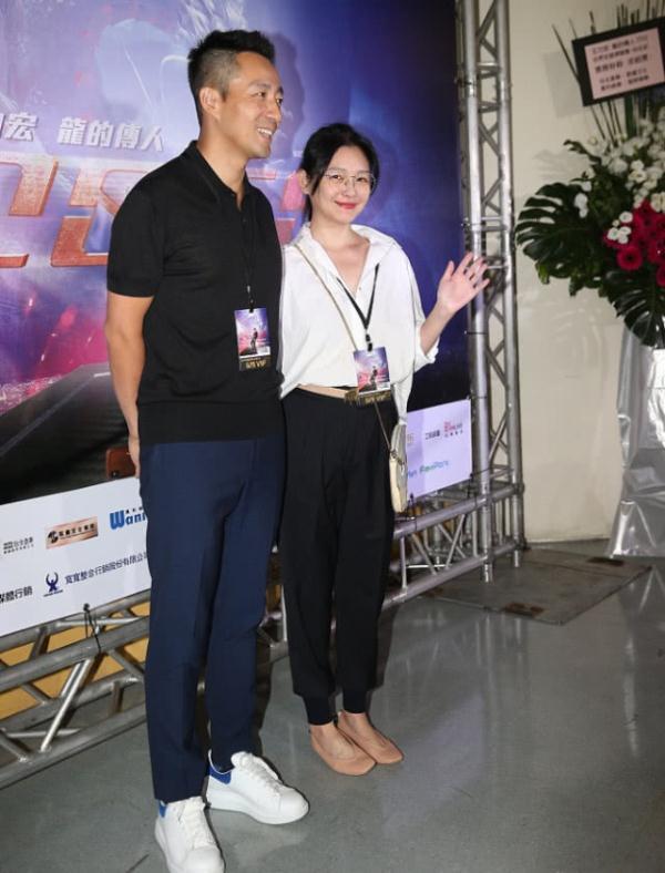 大S又胖回来了，还剪了这要命的短发，一股子大妈味！