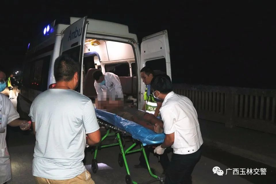 玉林一男子喝酒出事了,撞到头破血流!
