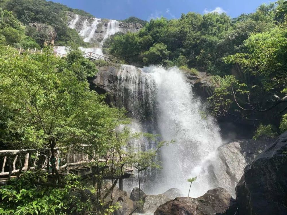 位于增城派潭镇的 白水寨风景名胜区