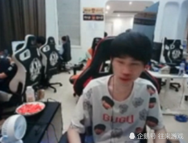 电竞比分网lol｜Doinb复盘V5大战TES，疑似找出TES致命缺点，FPX要起飞