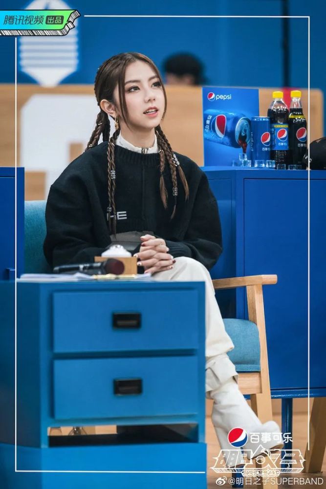 有邓紫棋的实力，才能有她“人间查错机”的底气