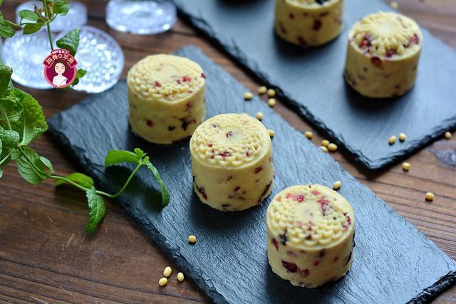 我家年年夏天都吃的小点心,清甜细腻赛糕点,70多岁老妈点名要 我家年年夏天都吃的小点心,清甜细腻赛糕点,70多岁老妈点名要