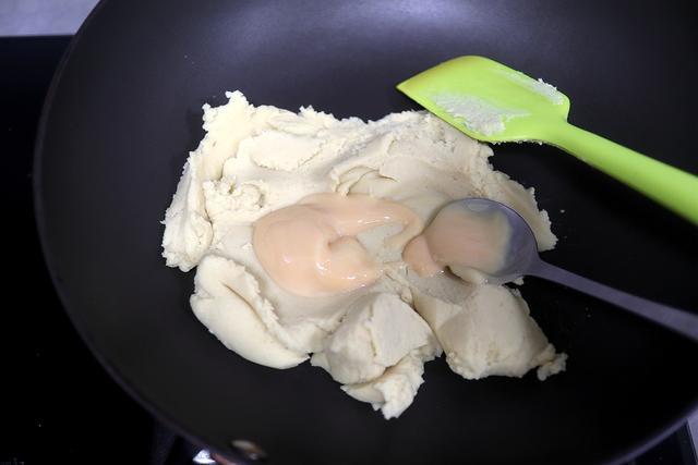 我家年年夏天都吃的小点心,清甜细腻赛糕点,70多岁老妈点名要 我家年年夏天都吃的小点心,清甜细腻赛糕点,70多岁老妈点名要