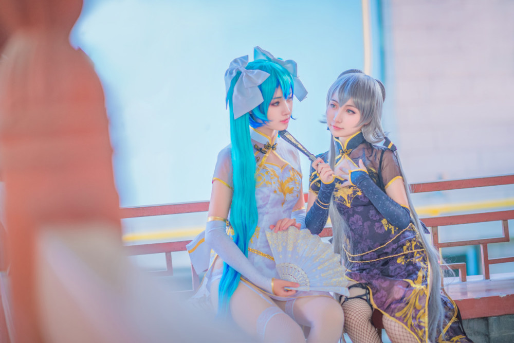 金丝雀洛天依&miku cosplay