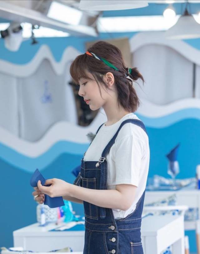 杨紫的发型怎么能这么美!太适合短发的女孩儿了!青春