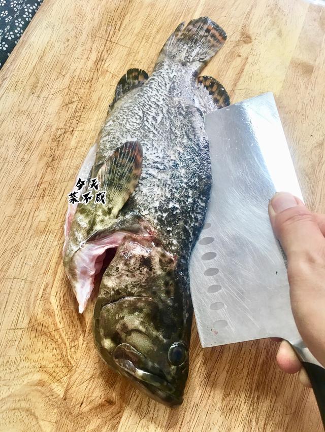 清蒸石斑鱼,巧用厨师蒸鱼的方法,记住这三项八步,鱼肉