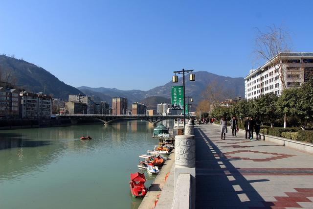中国人口超百万的县市_中国各县人口密度(3)