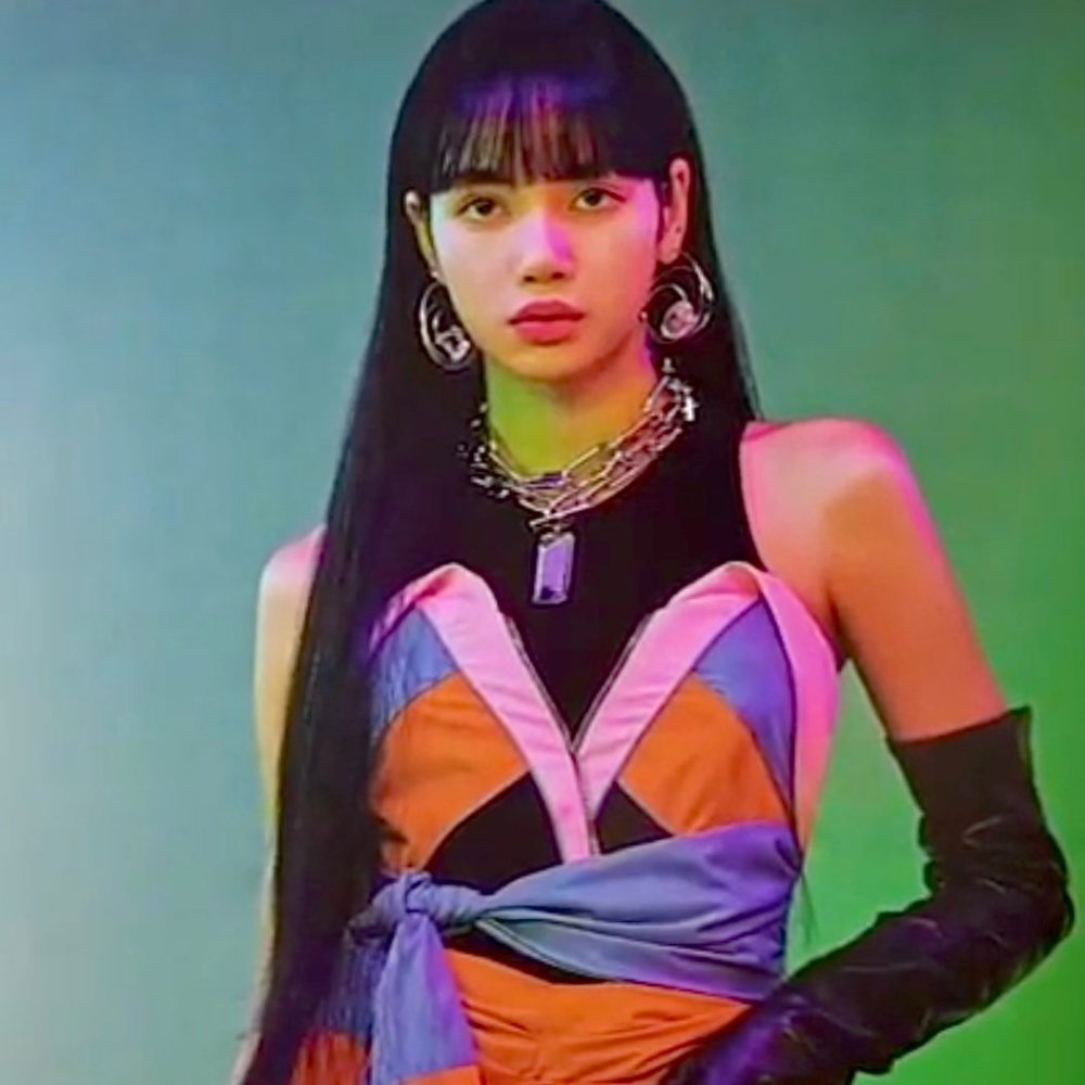 粉墨新歌mv破3亿,特别版专辑照片,jennie清新,lisa好霸气