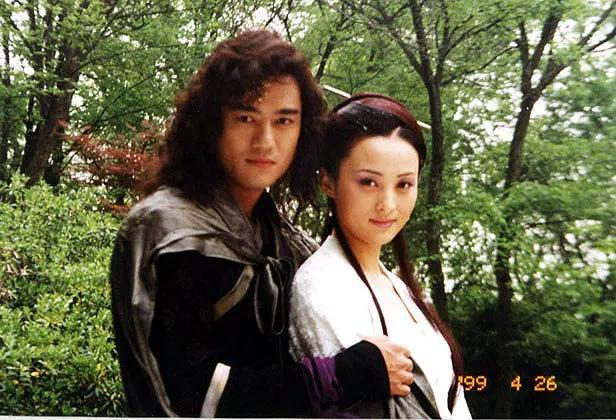 20年前的《白发魔女》,蒋勤勤惊为天人,如今45岁近照