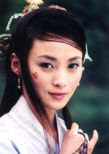 20年前的《白发魔女》,蒋勤勤惊为天人,如今45岁近照