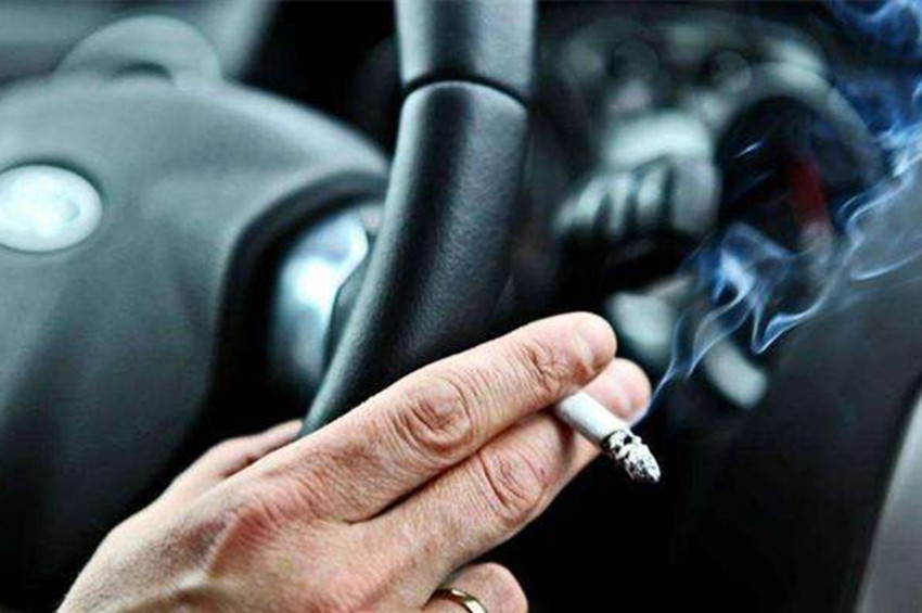 为何开车禁止抽烟车上还配点烟器交警别傻了真实用途有2个