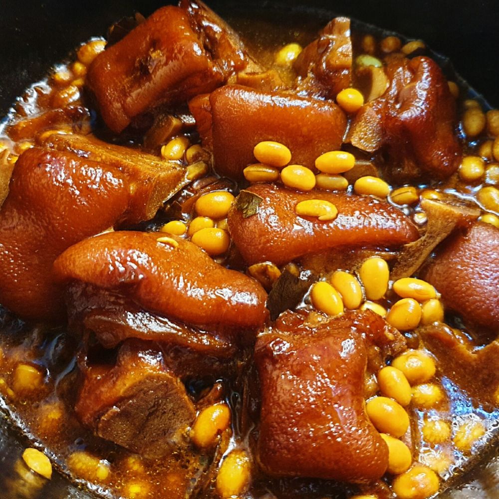 黄豆焖猪蹄,胶原满满的大猪蹄子既美味又养颜 真是让人难以抗拒
