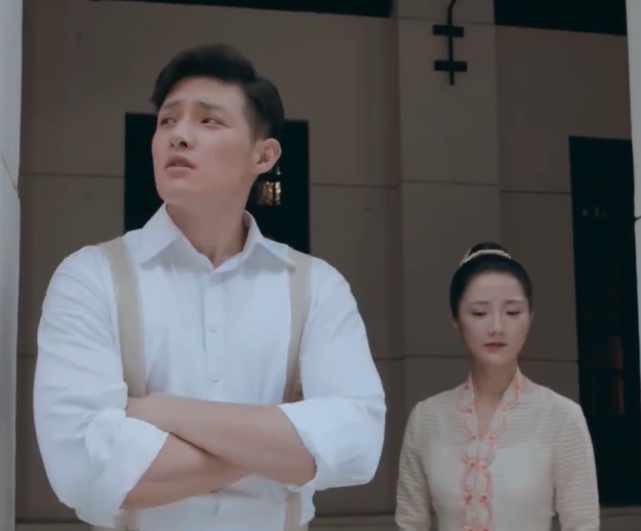 小娘惹:月娘惊艳亮相,律师保罗当初被迷住,这个女的我喜欢