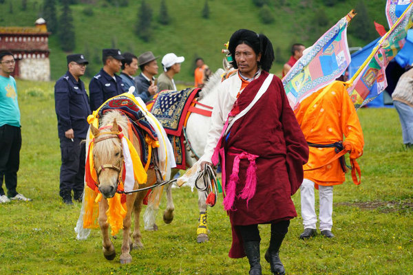 康巴汉子风采 摄影 张黎萍