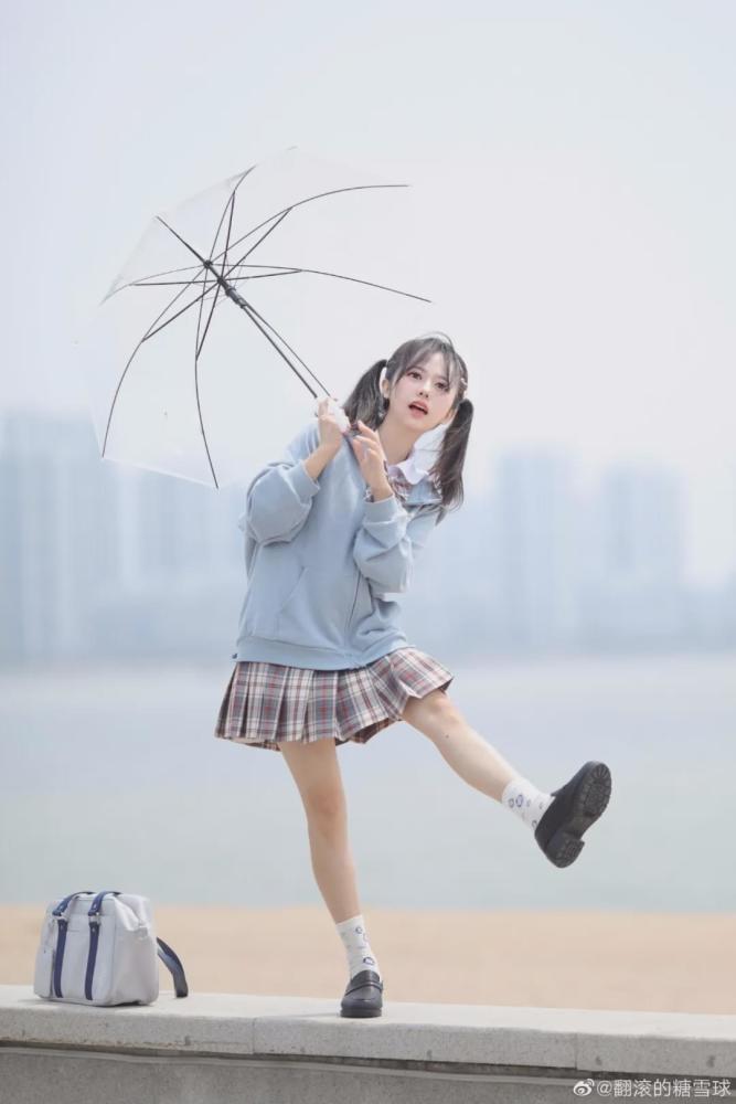 jk校服:想和你飞去热带的岛屿游泳