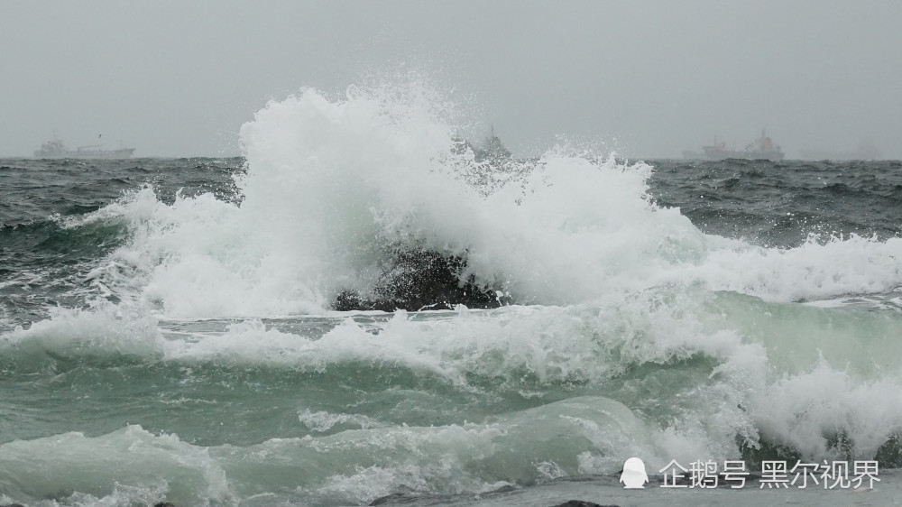 滨城遭遇暴风雨大海波涛汹涌