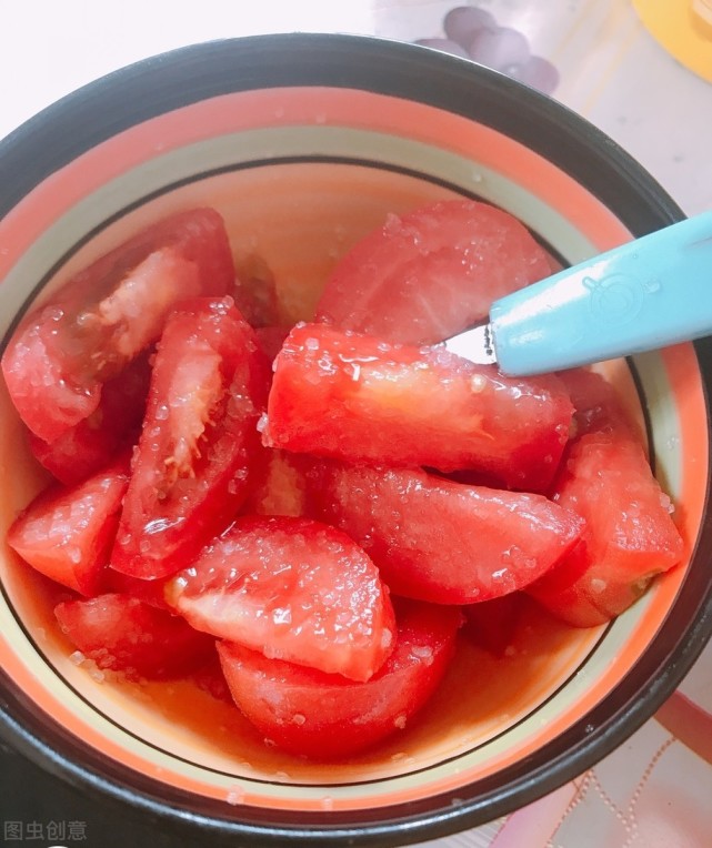 炎炎夏日解暑小菜,教你做糖拌西红柿,味道超甜好吃