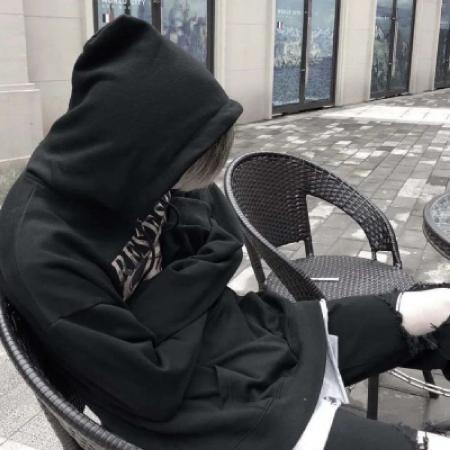 唯美真人男头 何必用回忆来折磨现在的自己