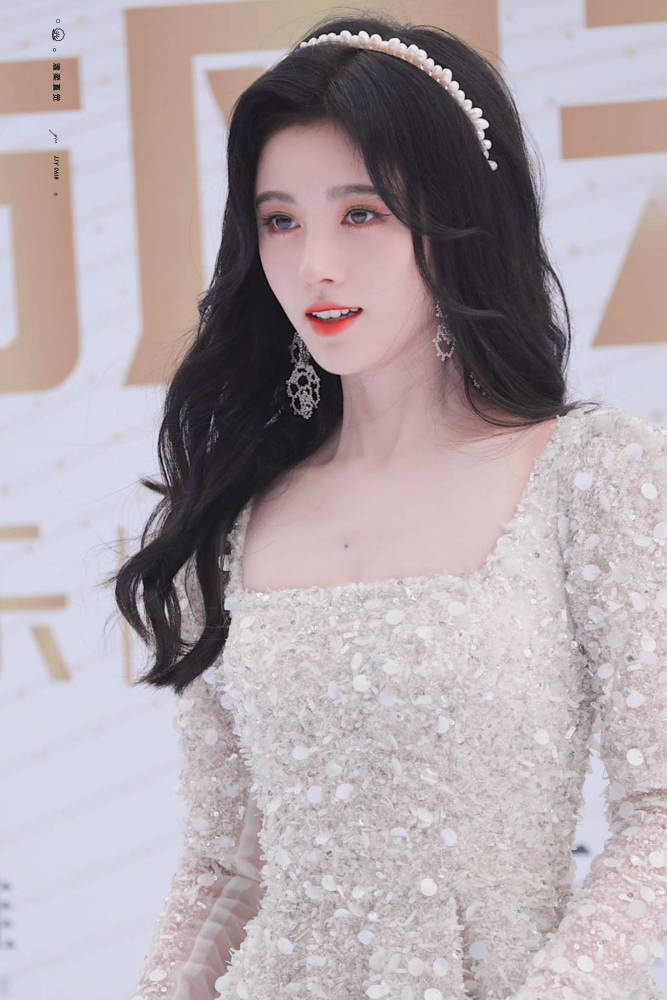 东方风云榜音乐盛典,蔡徐坤蓝发令人期待,张艺兴两曲连跳,王源首唱