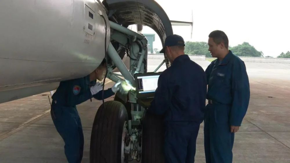 【直击演训场】空军航空兵跨昼夜高强度飞行训练