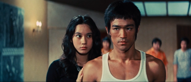 1972年李小龙和罗维决裂,自导自演拍《猛龙过江》,票房破530万