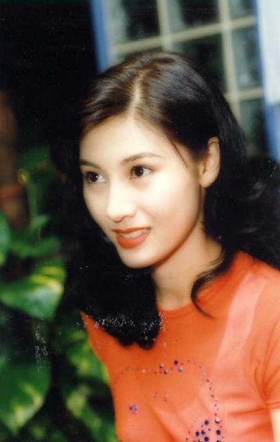 李嘉欣不愿提与李嘉诚往事,被周凯旋算计后,短时间内不留恋豪门