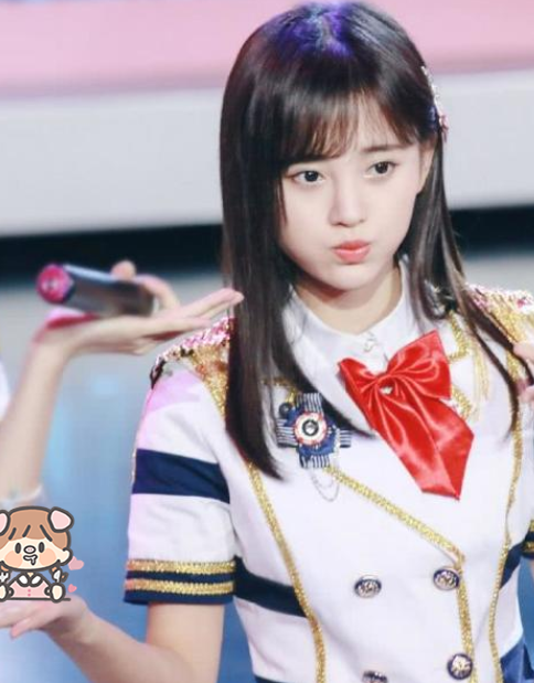 鞠婧祎的jk服火了,失去十级美颜,终于明白"四千年美女"由来