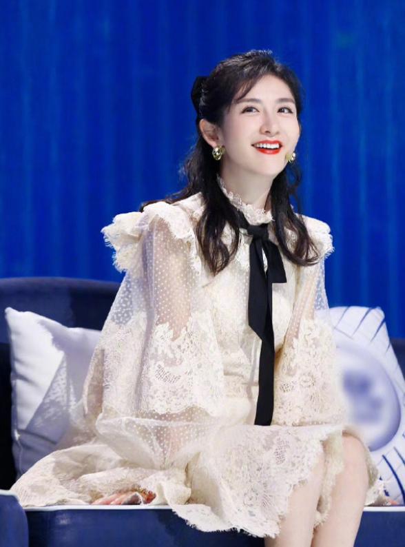 谢娜带火了"洛丽塔裙",洋气又减龄,39的年龄穿出19岁的少女感