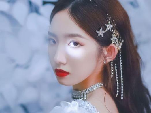 换妆后的孟美岐美爆了！学会这些化妆技巧，你也能闪耀动人