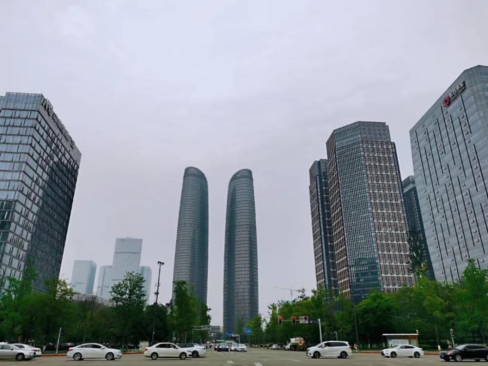 近期,我们通过最新消息了解到,成都金融城的天府国际金融中心双子塔