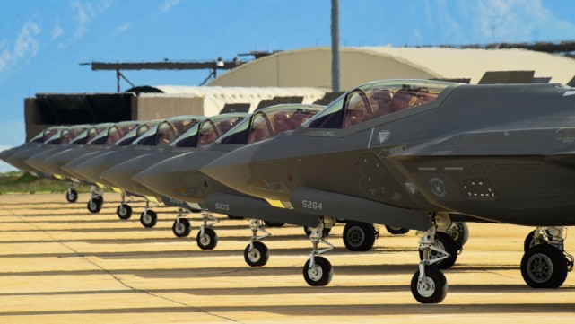 美国空军接盘土耳其的f-35战机,专家:价格会暴涨,后果