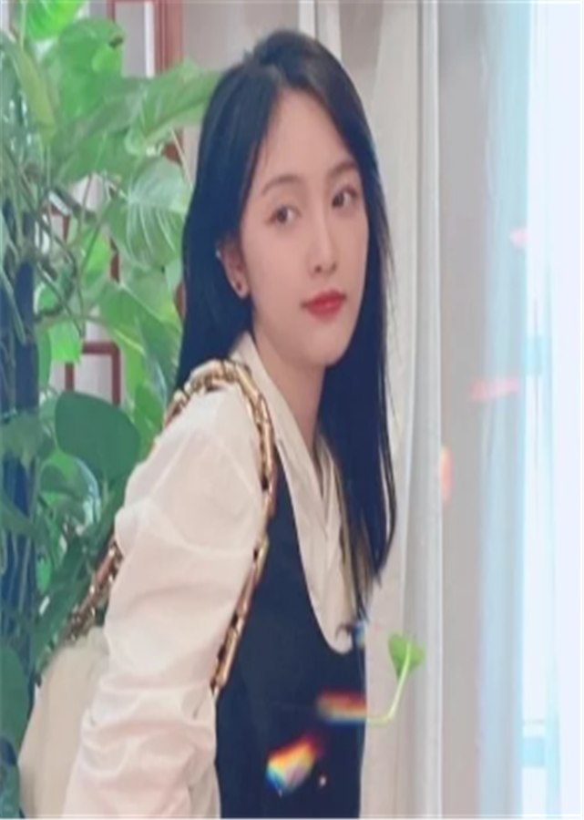 MAC给女星画眼妆，金子涵孟美岐吴宣仪变美，看到赵露思：审美有问题？