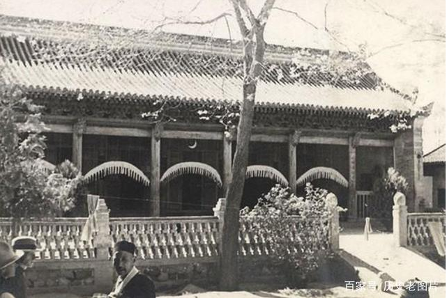 1936年的甘肃平凉,图为平凉拱北清真寺.