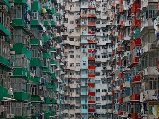 为何香港人宁愿挤“鸽子笼”，也不愿意到大陆居住？原因太真实