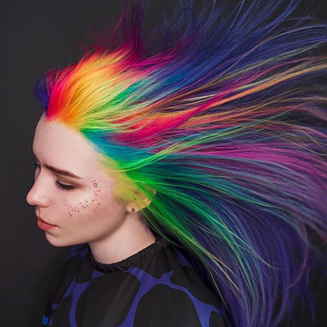 20张俄罗斯女孩"彩虹"发型照片,找个这样女朋友,天天见彩虹