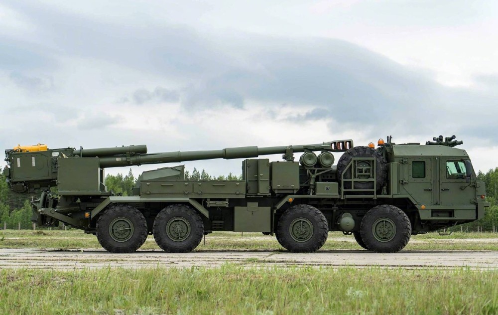 俄罗斯最新型车载榴弹炮曝光,网友:这就是战斗民族喜欢的风格?