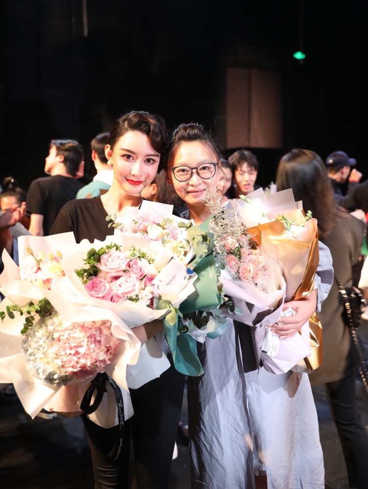 周麟嘉新剧《人海之中遇见你》热拍 "后浪"演员未来不
