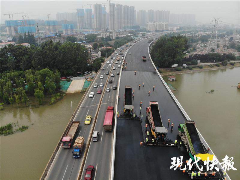 南京秦淮新河大桥右半幅即将通车 油坊桥到刘村互通省