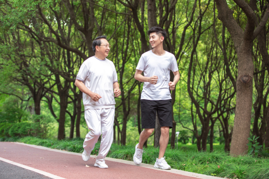 “跑步膝”保养秘籍：别让关节疼痛阻碍跑步！